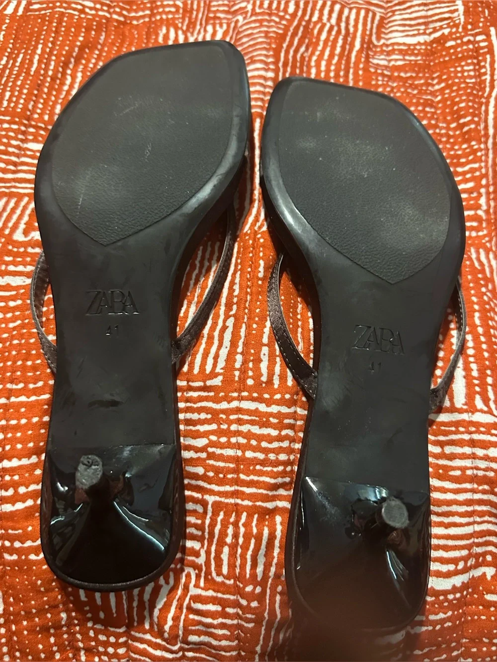 ZARA Chocolate Brown Satin Thong Kitten Heel Sandals Size 41 - Picture 5 of 9